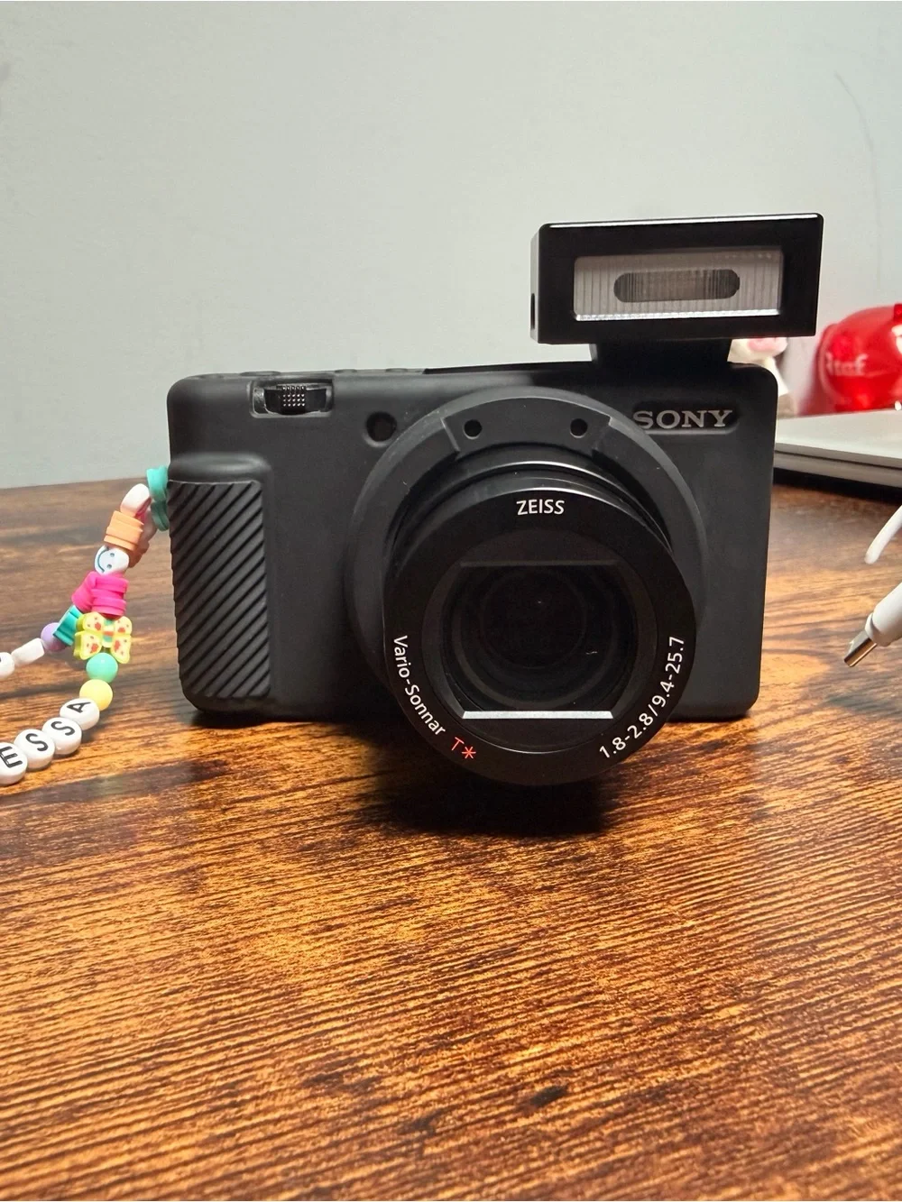 Sony Black Digital Camera with Zeiss Lens and Flash